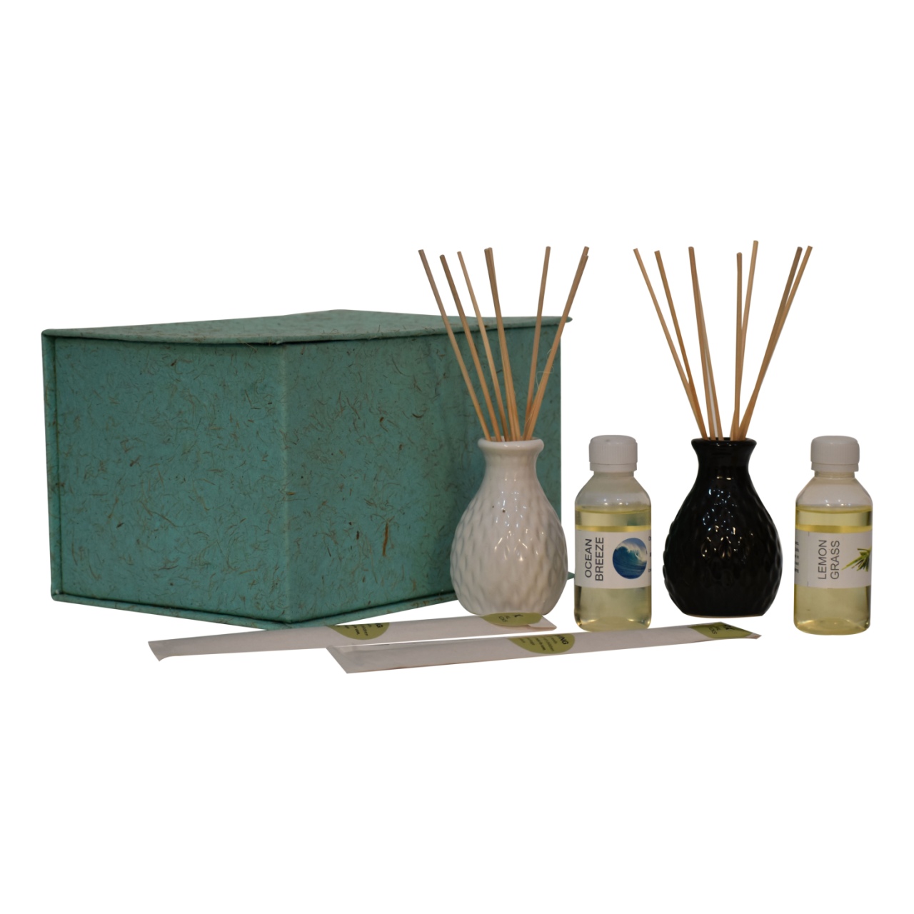 Solid Mango Black and White Vase Reed Diffuser Set (Lemon Grass & Ocean Breeze) - Image 3