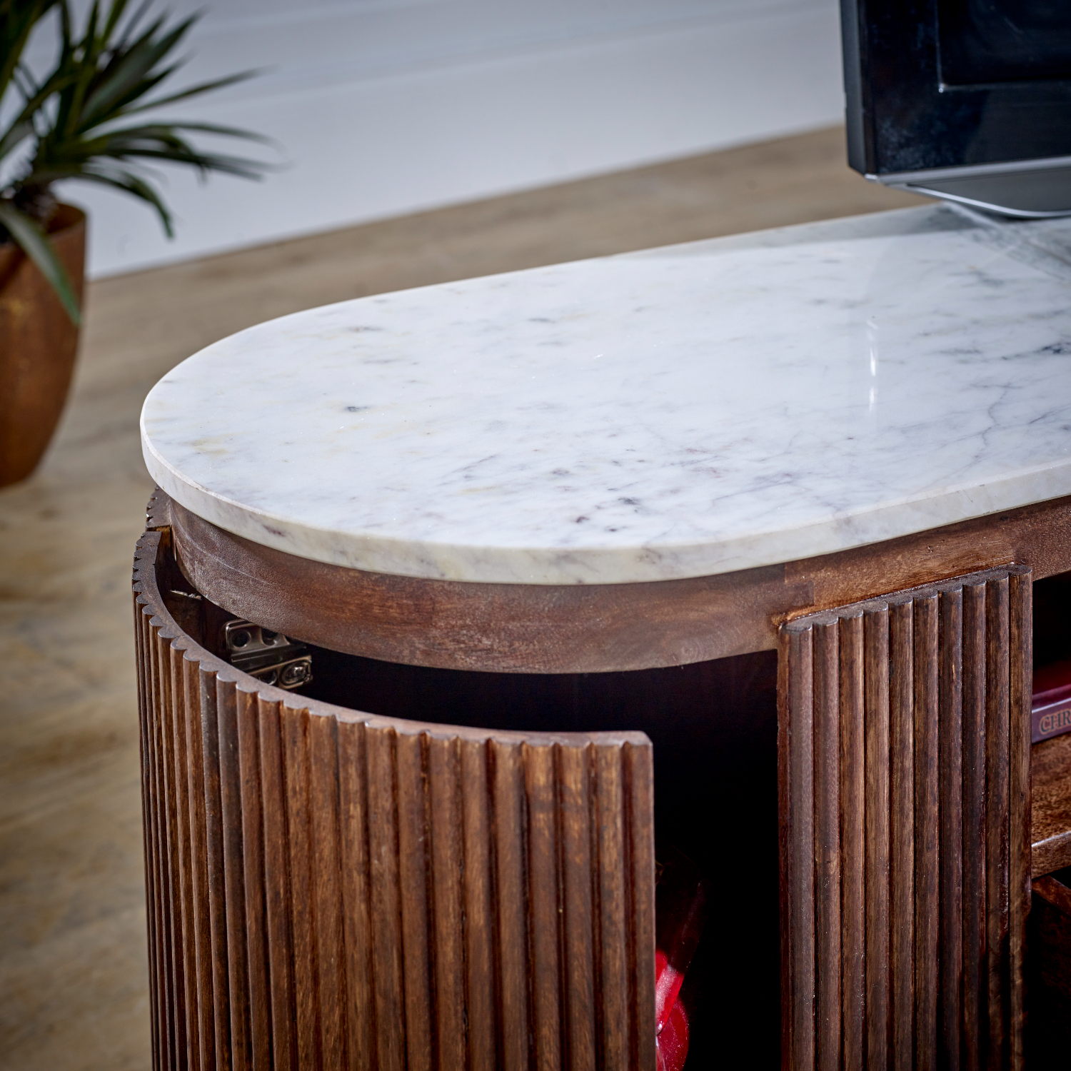 Opal Mango Wood Large Tv Stand With Marble Top & Metal Legs - Image 4