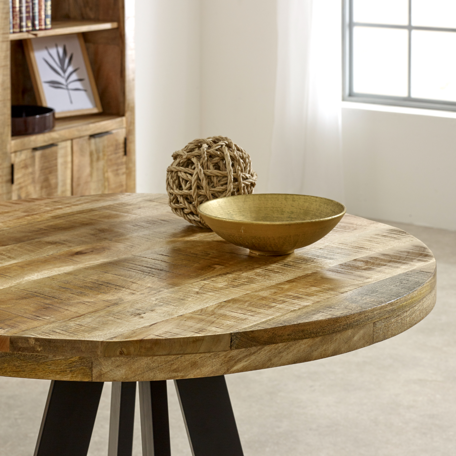 Surrey Round Dining Table 4 Seater - Image 3