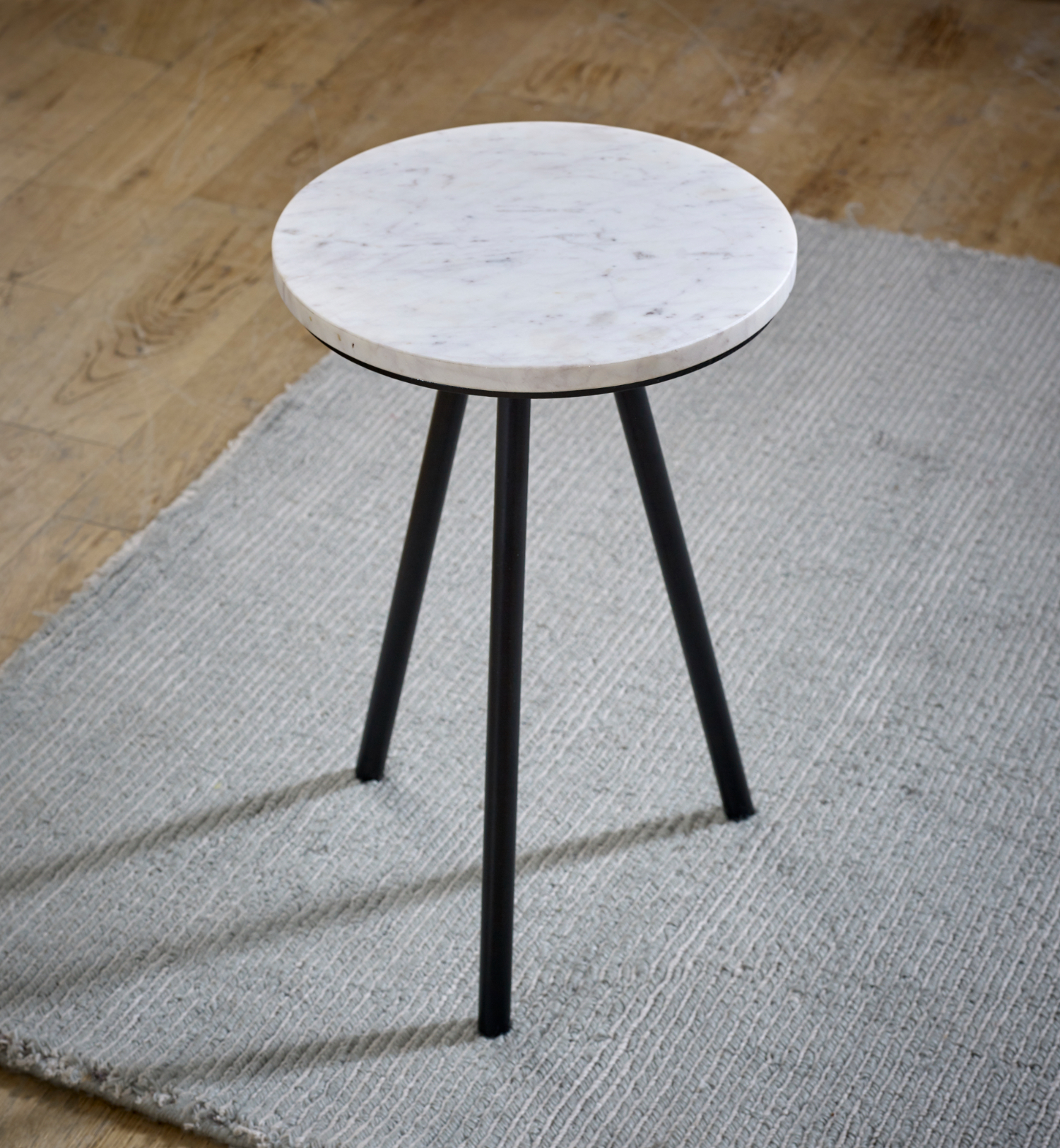 Opal Side Table With White Marble Top & Metal Legs - Image 2